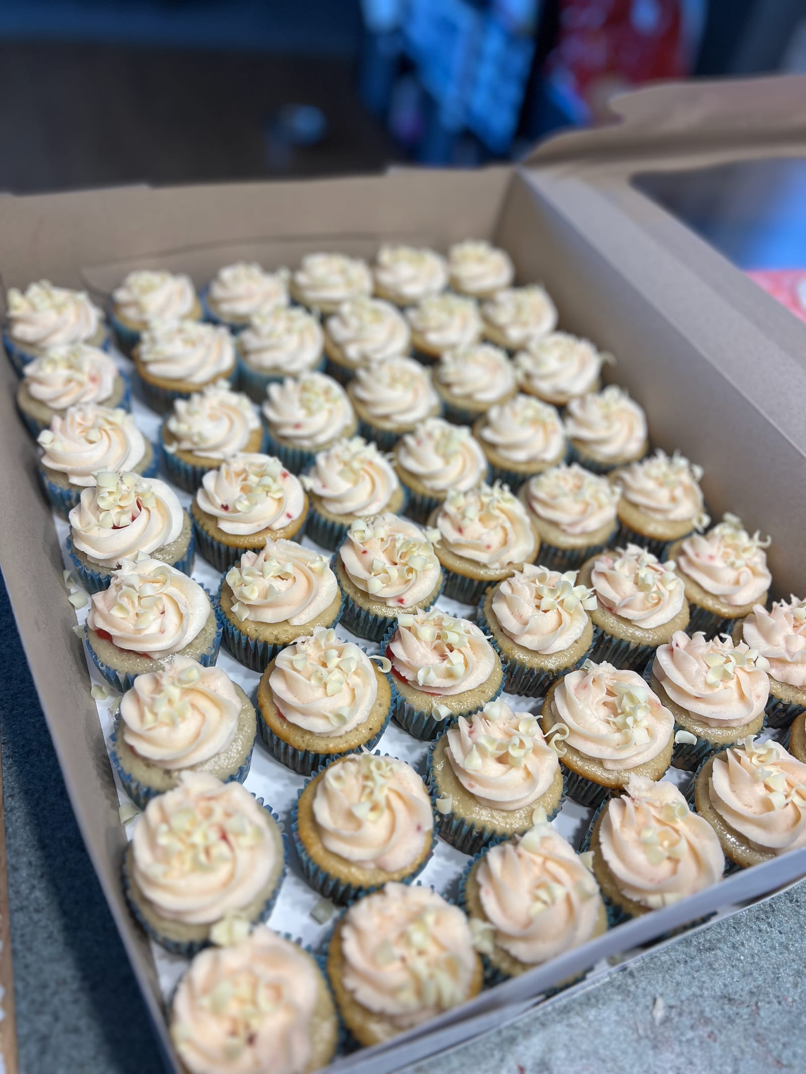 White Chocolate Raspberry Cupcakes
